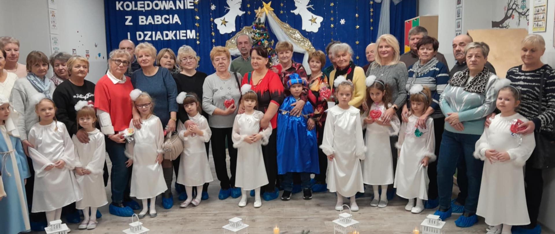 Kolędowanie z babcią i dziadkiem