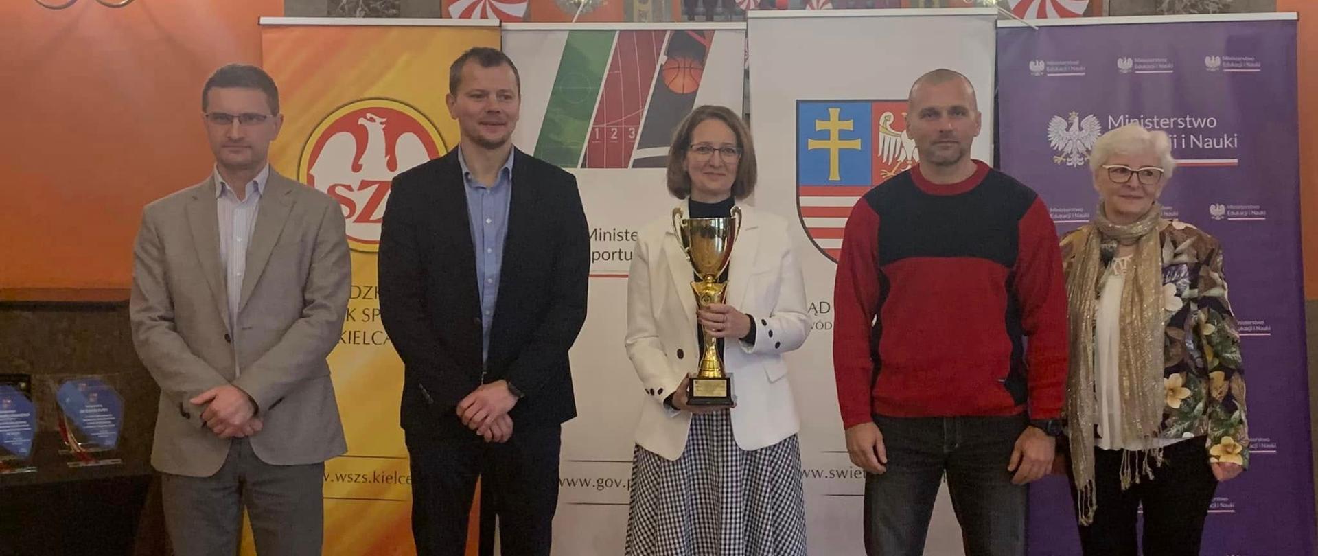 OSTROWIECKA SZKOŁA MISTRZOSTWA SPORTOWEGO WICELIDEREM WSPÓŁZAWODNICTWA SPORTOWEGO 