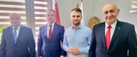 od lewej: Kierownik PCPR w Zambrowie, Wicestarosta Zambrowski, Poseł na Sejm RP oraz Starosta Zambrowski