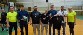 Drużyna Alto II, która zajęła IV miejsce, pozuje do zdjęcia