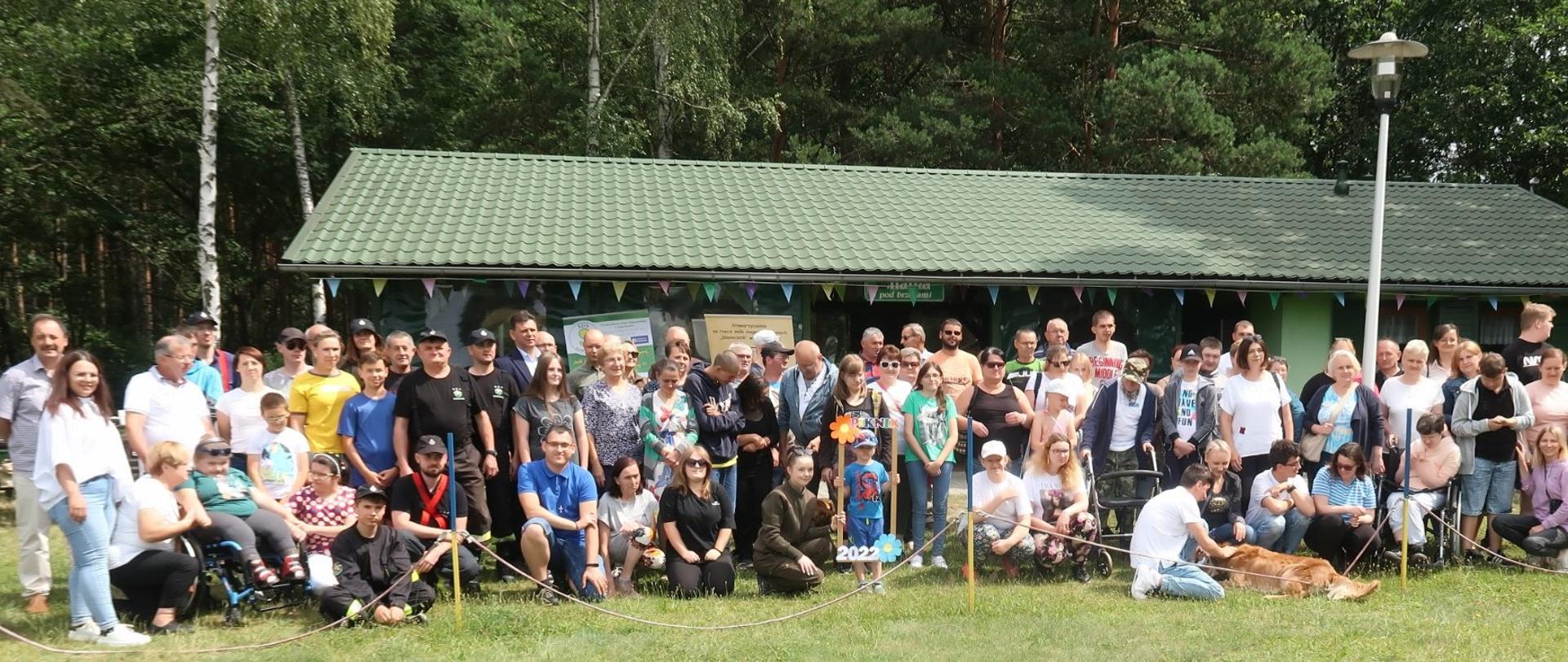 Uczestnicy pikniku integracyjnego w Wojciechowie