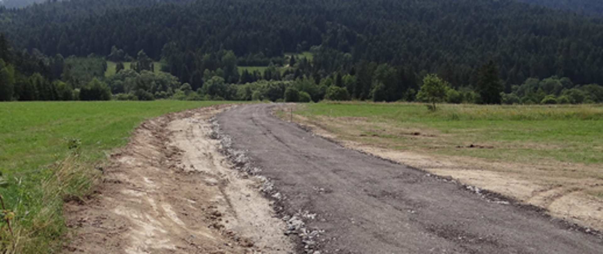 Modernizacja drogi transportu rolniczego Na Brzegu w miejscowości Podsarnie.