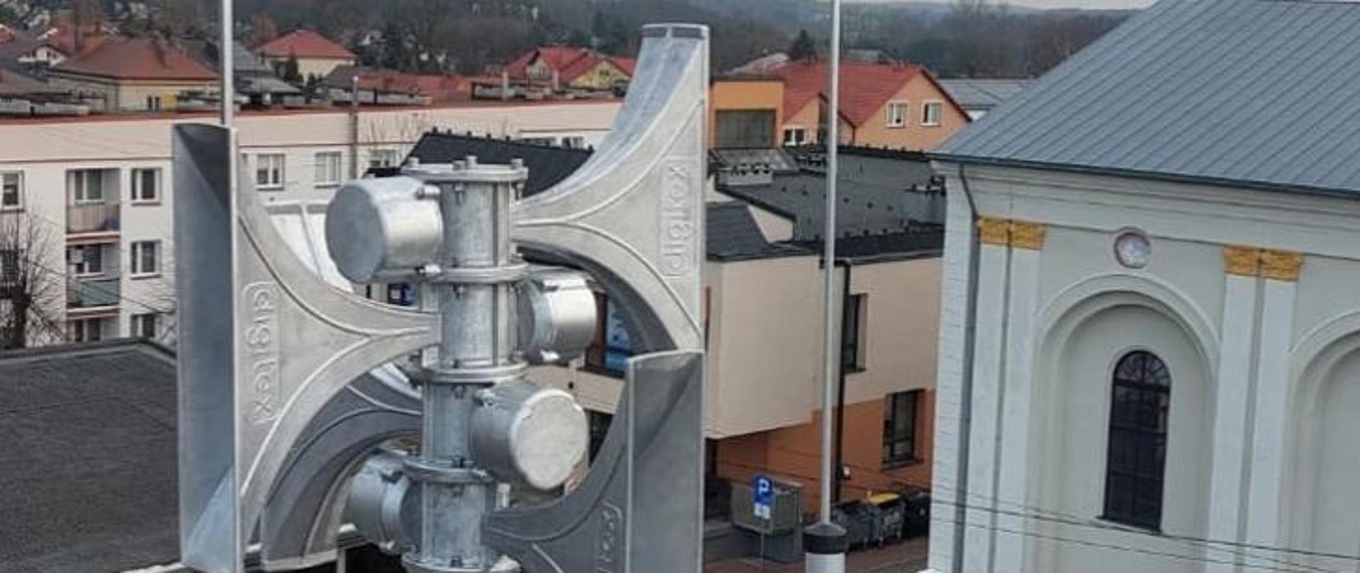 Syrena na dachu budynku Starostwa Powiatowego w Dąbrowie Tarnowskiej