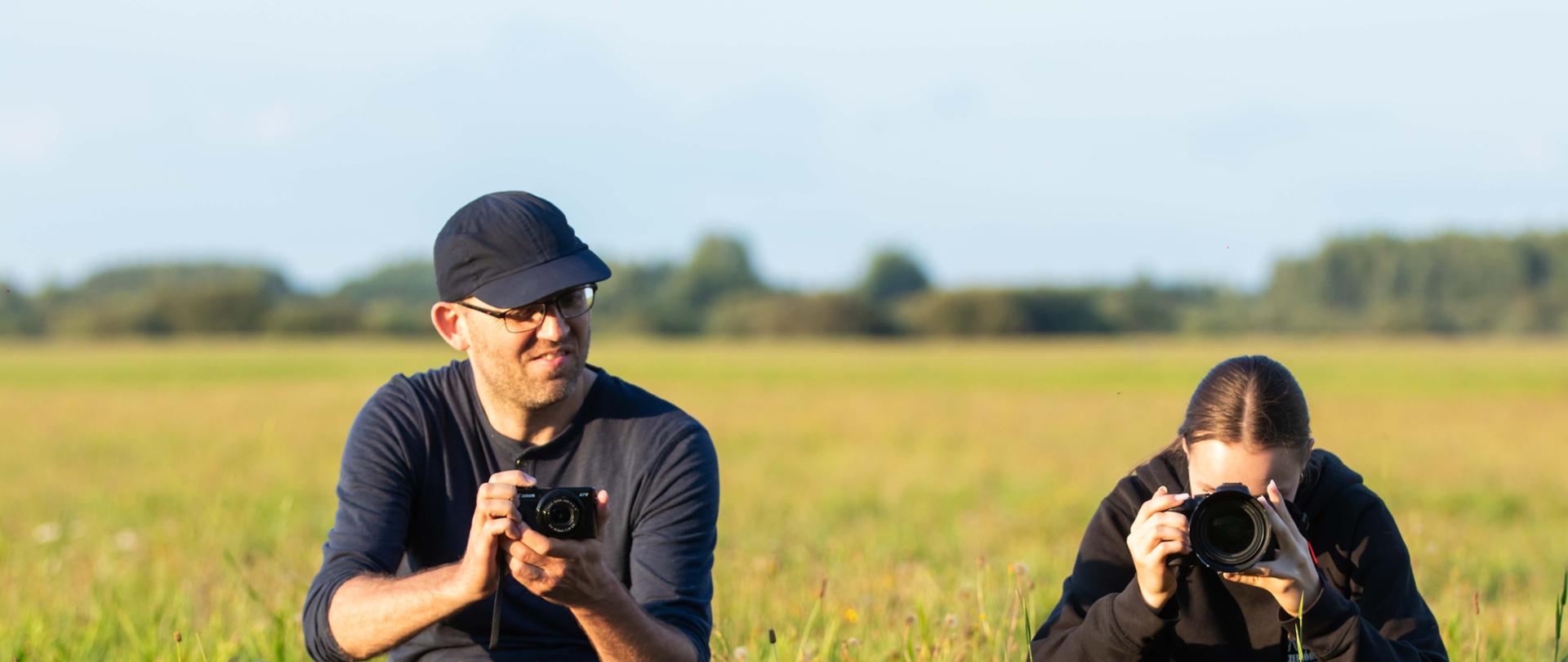 Uczniowie podczas warsztatów fotograficznych