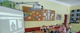Uczniowie klasy 3 stworzyli zasady bezpiecznego korzystania z Internetu.