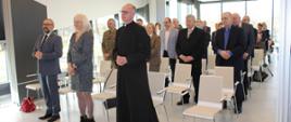 Zaproszeni goście w sali konferencyjnej Inkubatora - zdjęcie grupowe