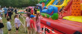 ZABAWY NA DMUCHAŃCACH