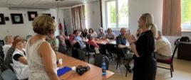 Podczas spotkania - psychodietetyk podczas wykładu