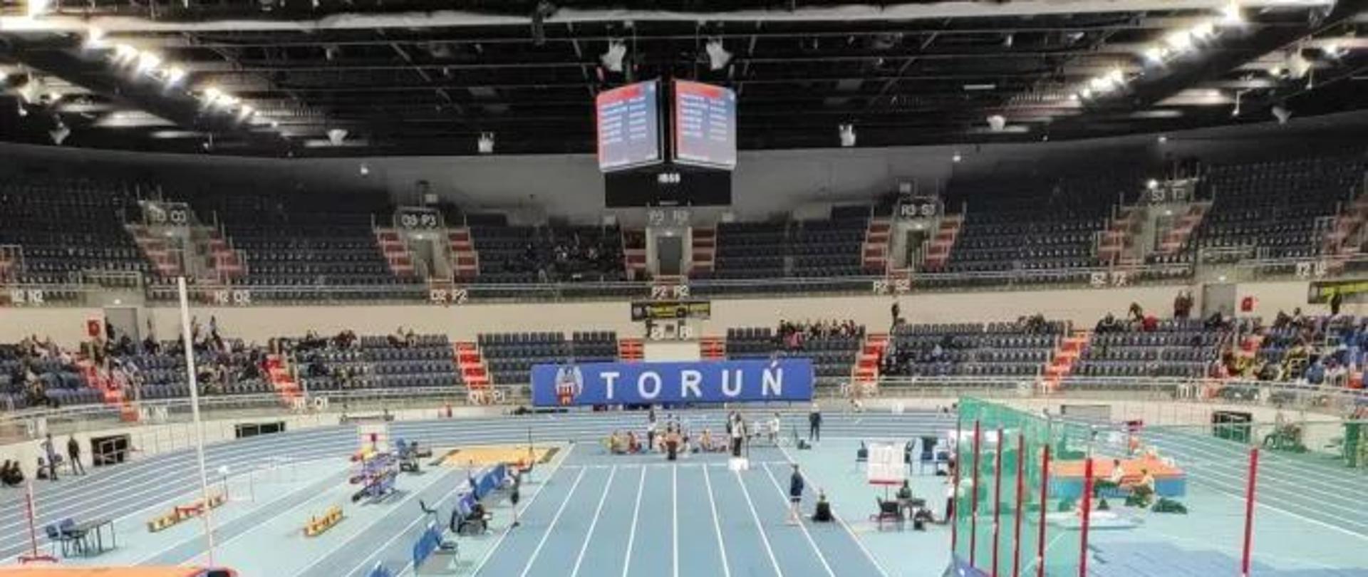 NA PODIUM MISTRZOSTW LEKKOATLETYCZNYCH W TORUNIU