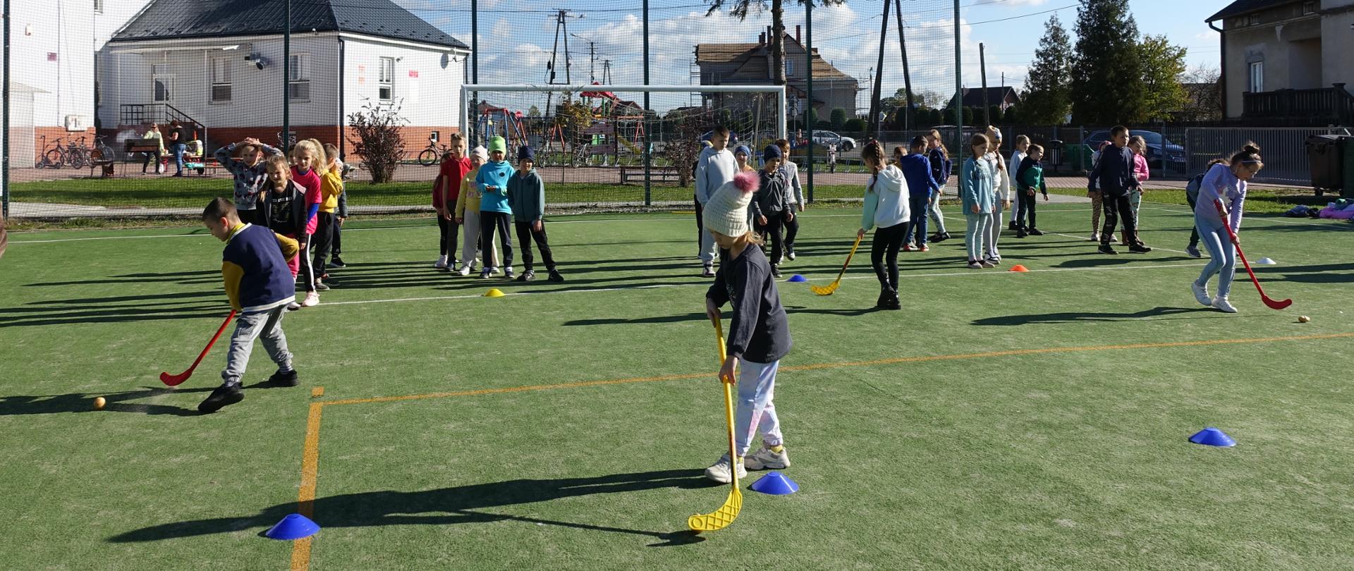 "Ziemniaczane" rozgrywki sportowe na boisku szkolnym