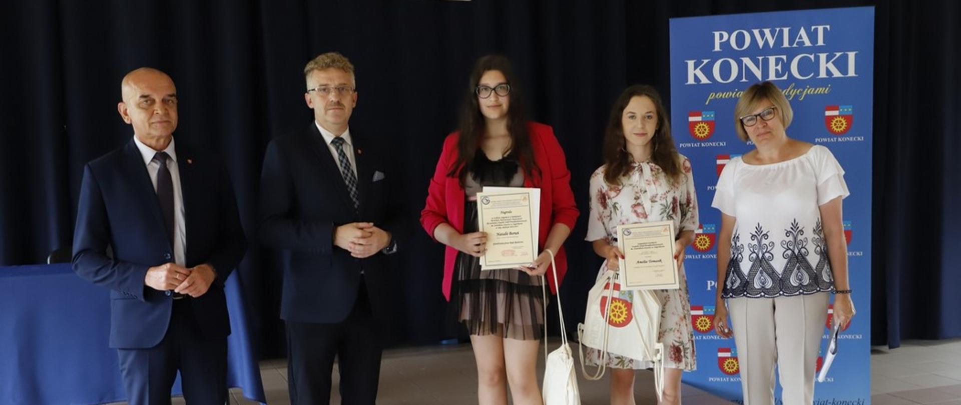 Uroczyste wręczenie stypendiów wyróżniającym się uczniom szkół ponadpodstawowych