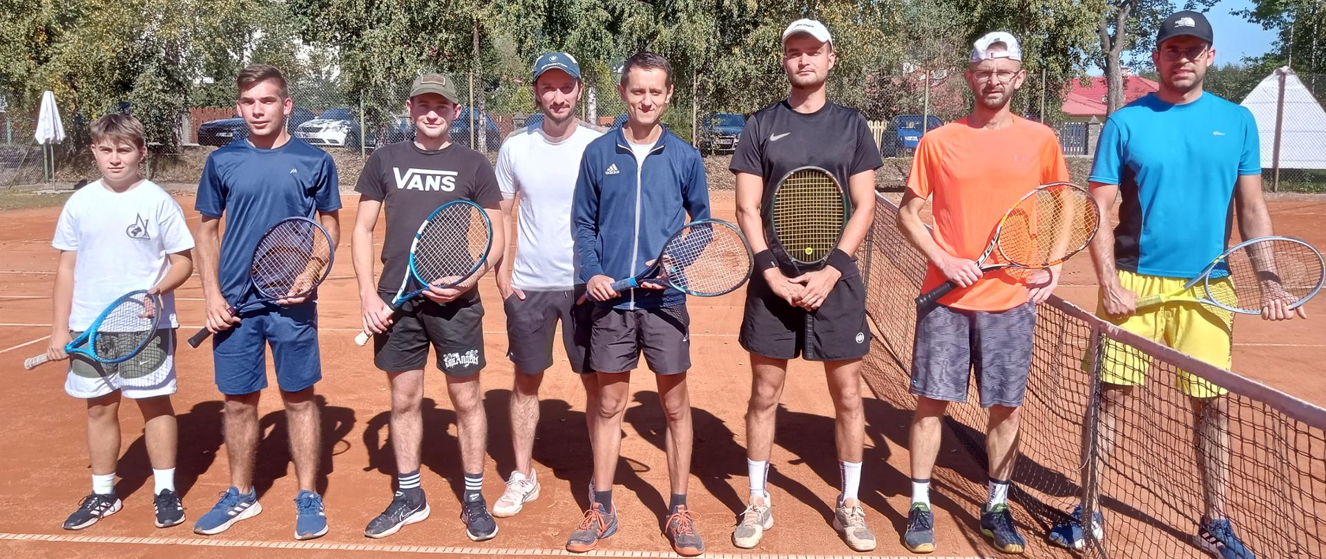 Tenis