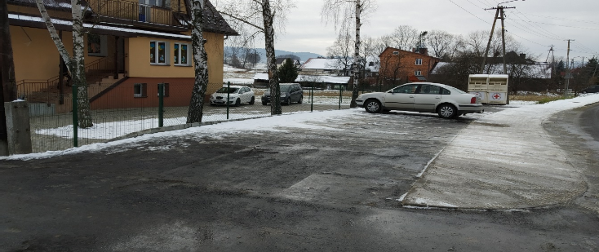 Plac postojowy przy Filii Gminnego Przedszkola w miejscowości Skawa 