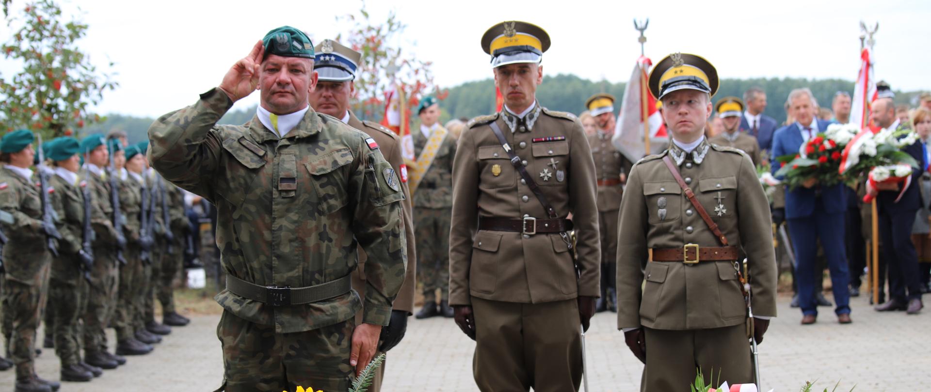Złożenie kwiatów przez delegacje