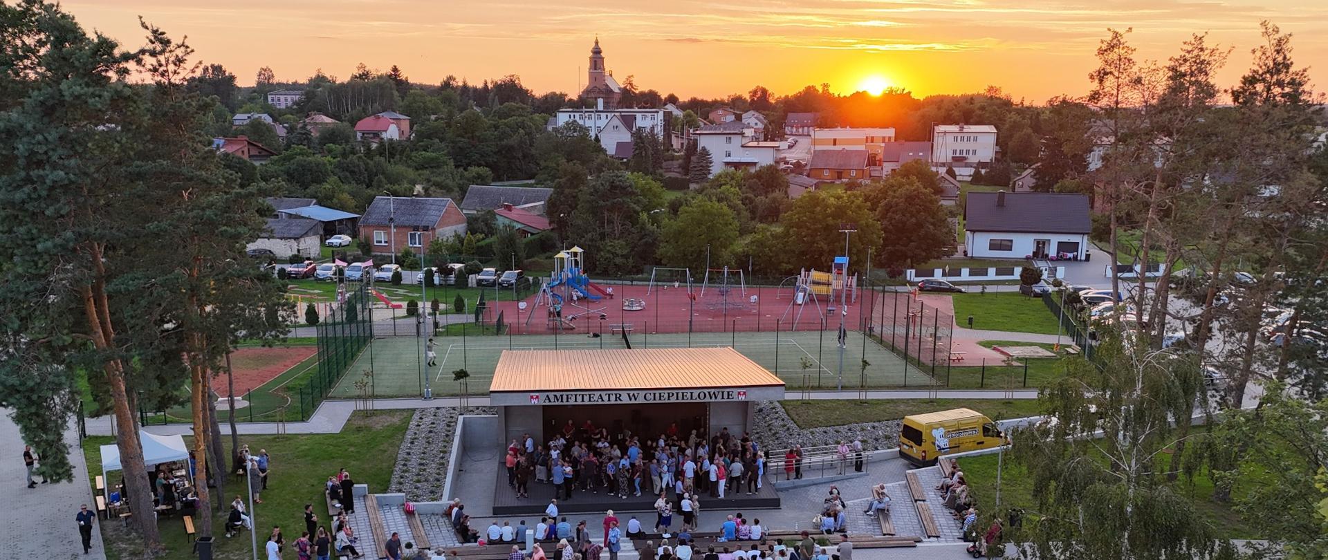 Potańcówka na Amfiteatrze w Ciepielowie