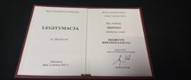 Legitymacja Starosty Hajnowskiego, którą otrzymał wraz z odznaczeniem