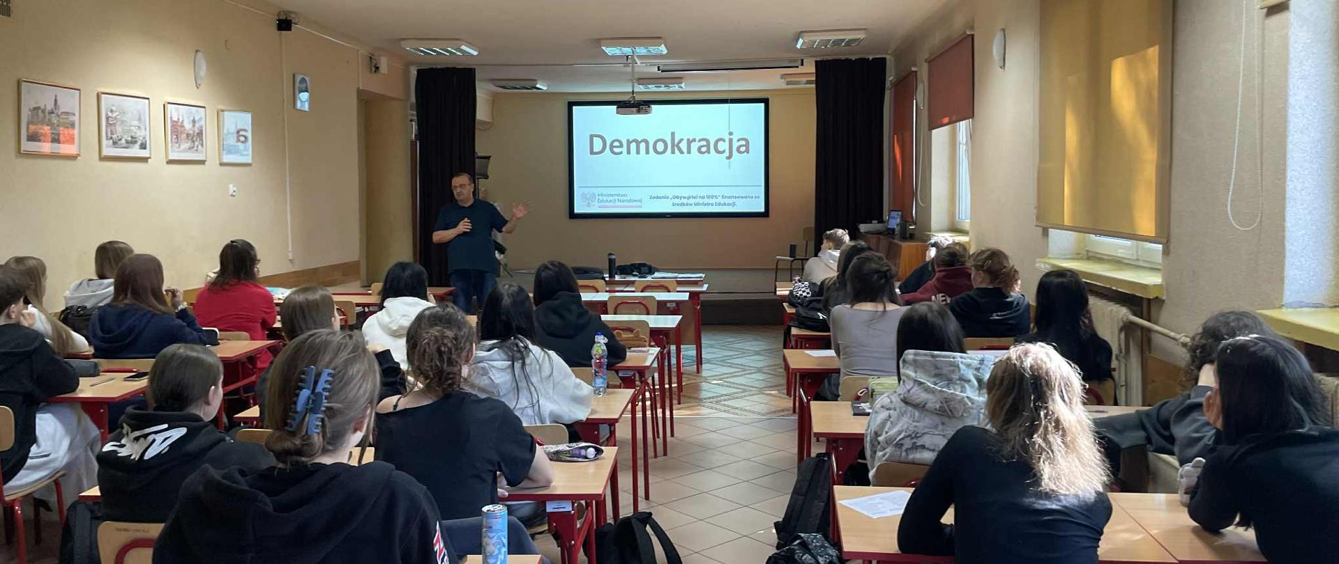 projekt edukacyjny pod nazwą „Obyw@tel na 100%” w LO Nr I