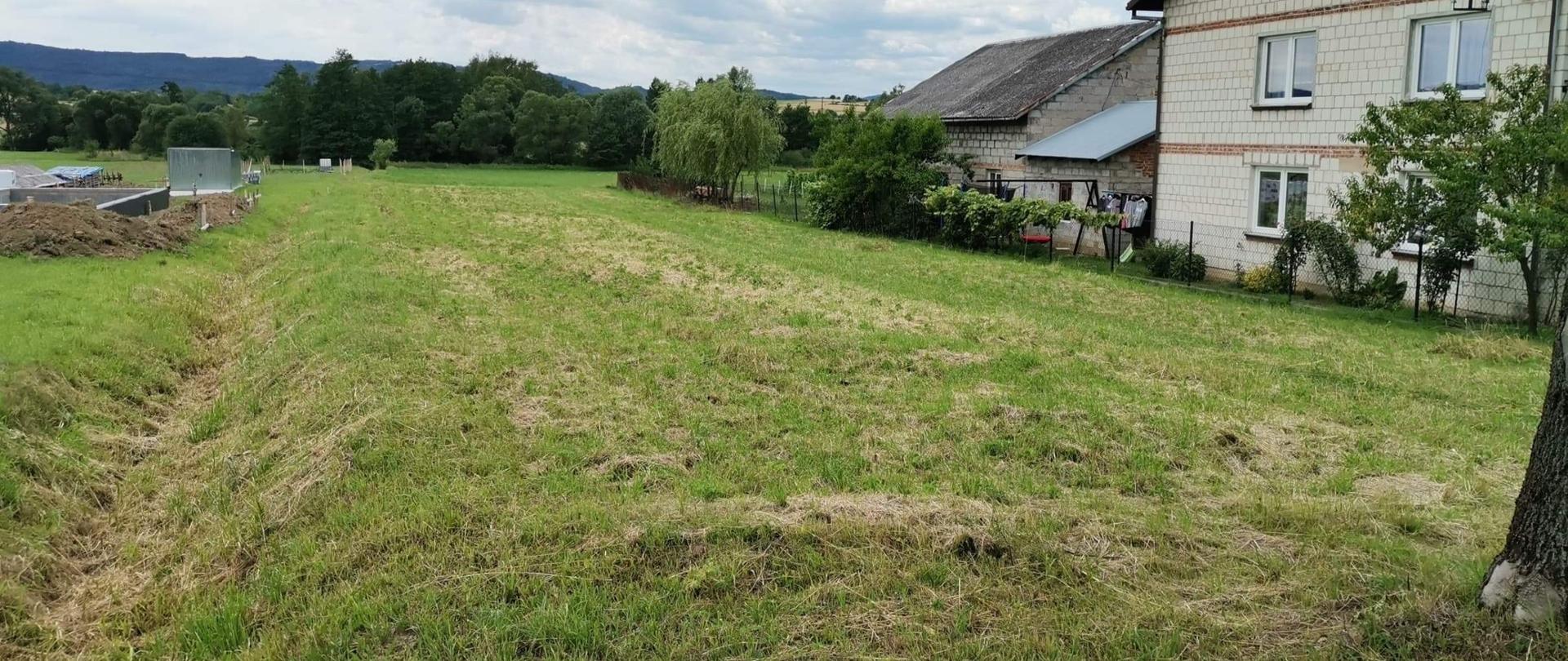 Starosta Jasielski sprzedaje działkę budowlaną przy drodze powiatowej w Sadkach, Gmina Nowy Żmigród
