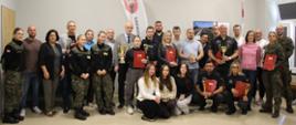 zdjęcie grupowe z uczestnikami Turnieju Strzeleckiego z Okazji Święta Pułkowego! 