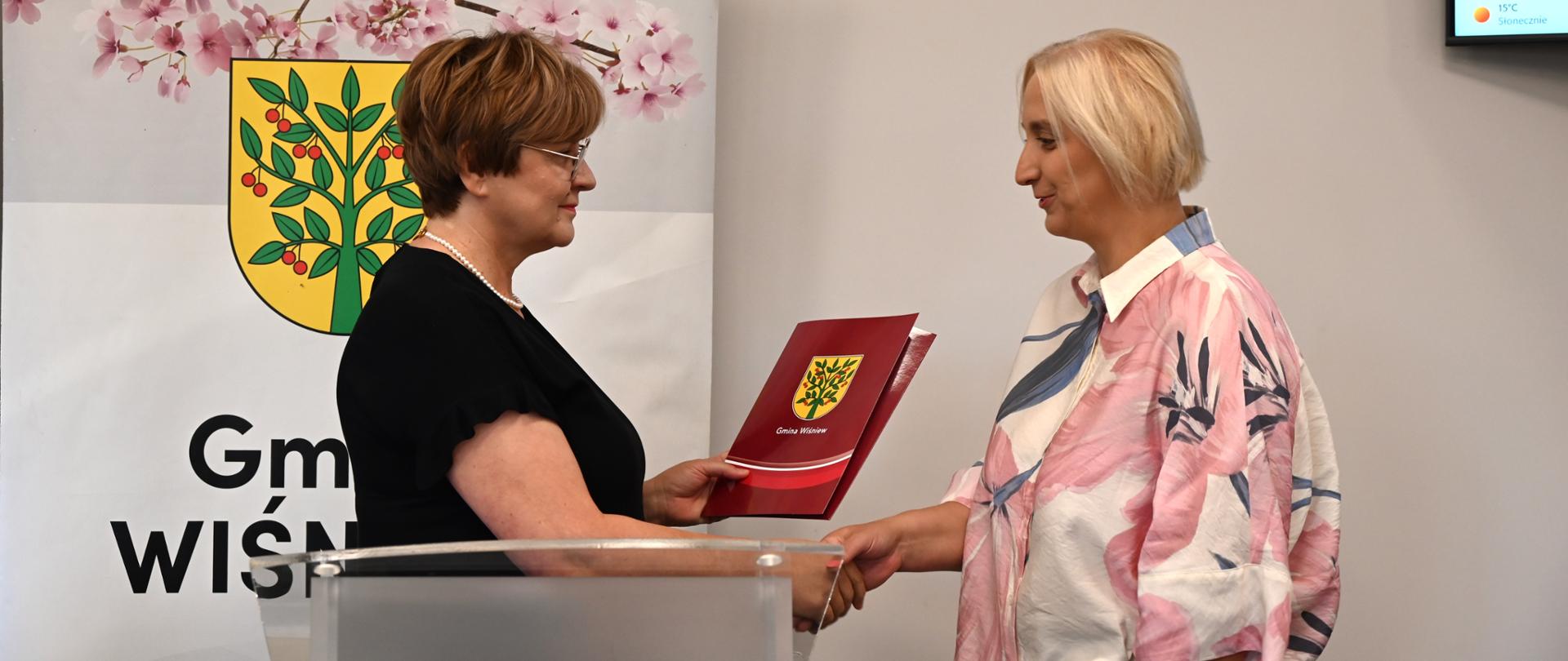 pani_wojt_i_dyrektor_zlobka_w_wisniewie