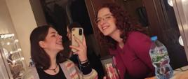 Solistki HDK robią selfie