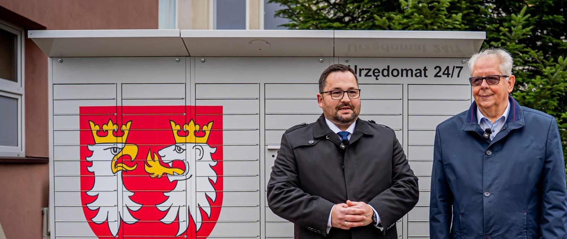 Od lewej: Starosta Gorlicki Mirosław Waląg, Dyrektor Wydziału Komunikacji i Dróg Wacław Ligęza