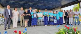 Moment uhonorowania nagrodzonych Kół Gospodyń Wiejskich 