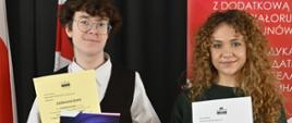 Jan Bowtruczuk i Marta Bondaruk pozują z dyplomami 
