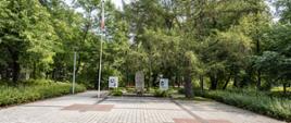 Park Niepodległości w Piastowie - plac pamięci