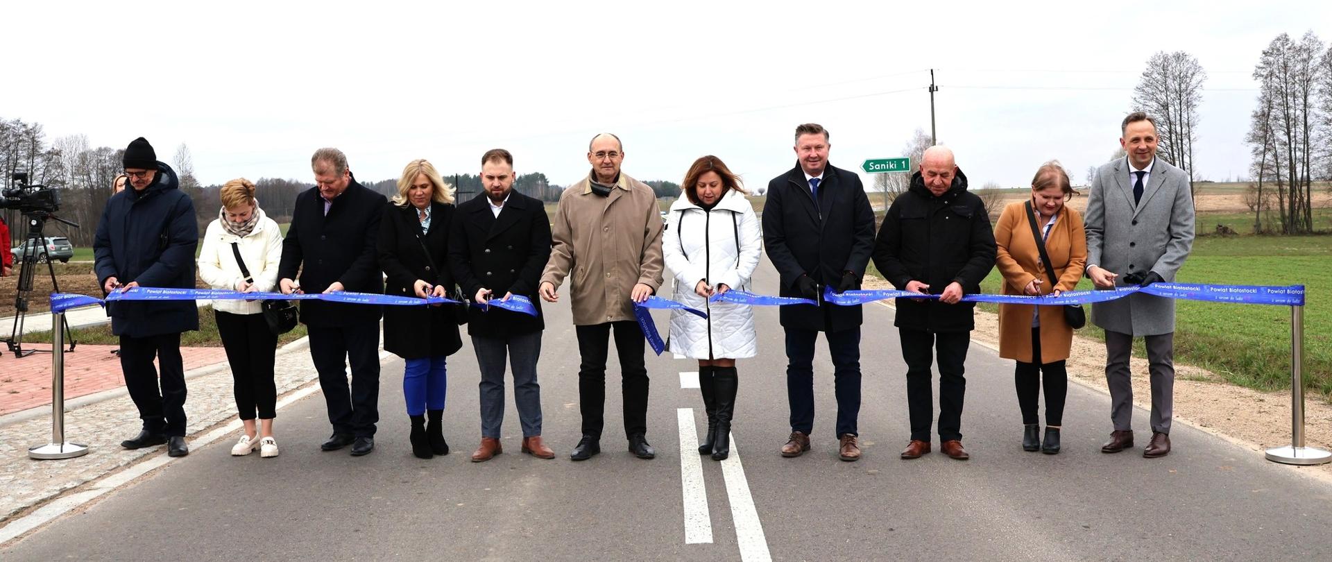 Przecięcie wstęgi na 2-kilometrowym odc. drogi Tykocin - Złotoria
