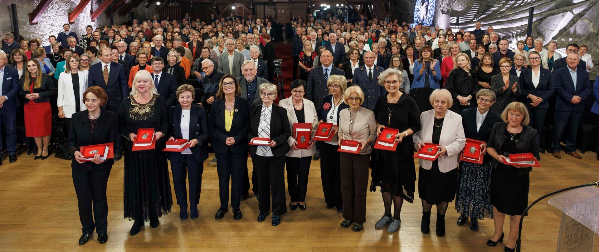 Uczestnicy Gali Złotego Jubileuszu UTW