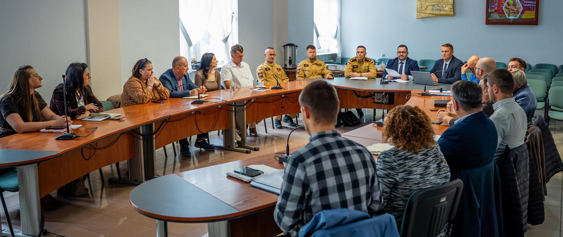 Powiat i gminy koordynują działania w ramach programu OLiOC