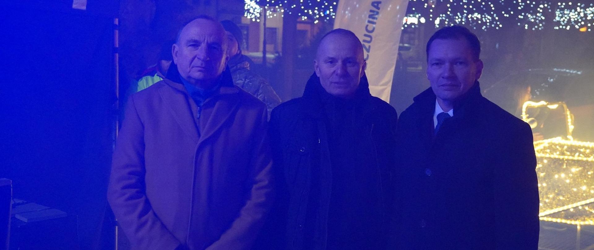 Wicestarosta Dąbrowski wraz z organizatorami wydarzenia