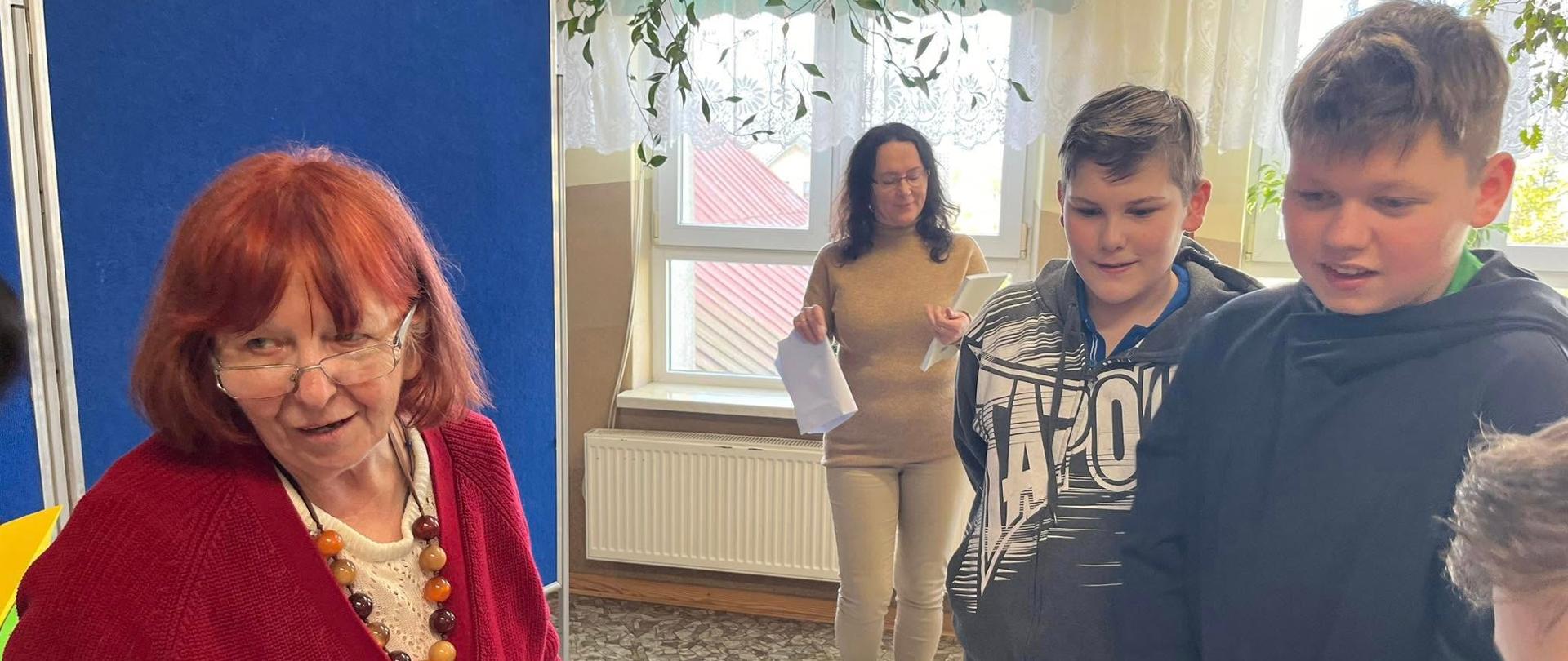 Spotkanie z panią Józefą Drozdowską w Szkole Podstawowej im. Jana Pawła II w Żarnowie
