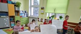 Klasa 2 tworzy zasady bezpiecznego korzystania z internetu.