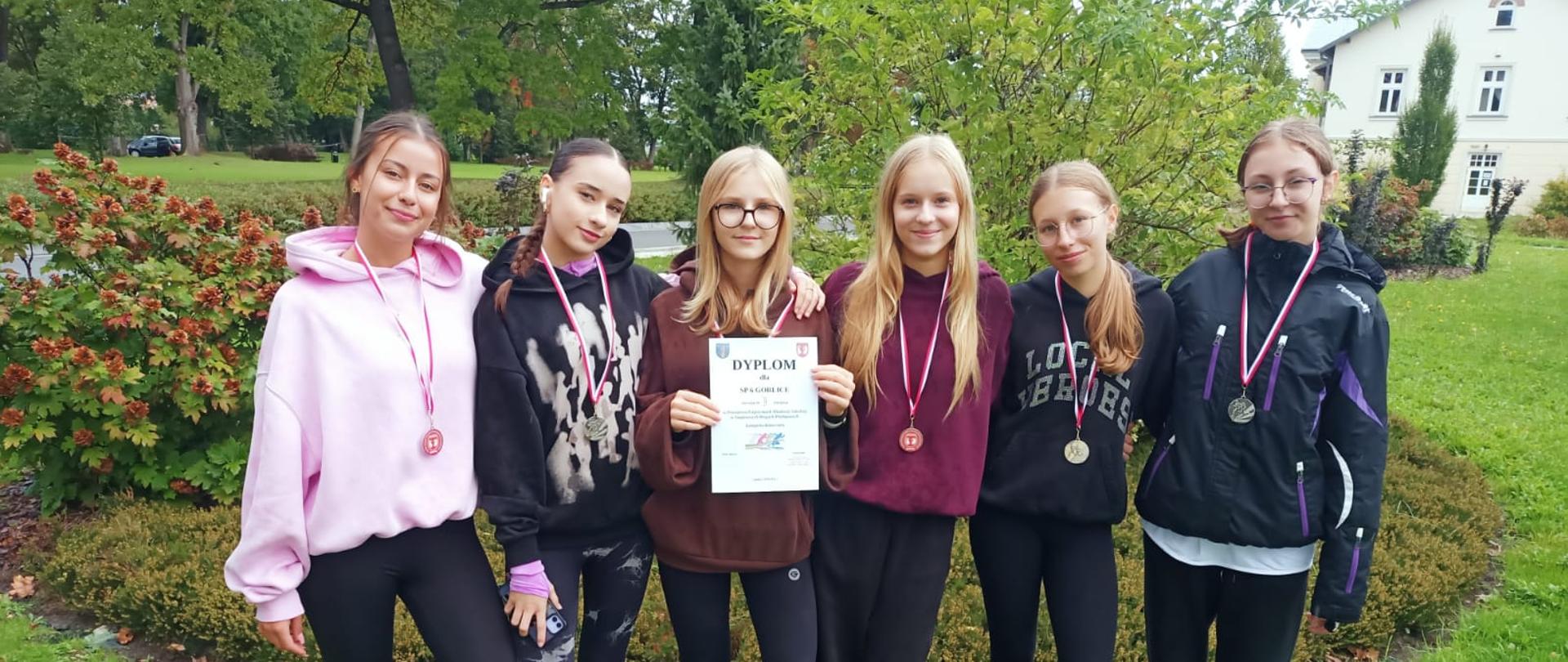 Uczestnicy biegów przełajowych Lipinki 2025