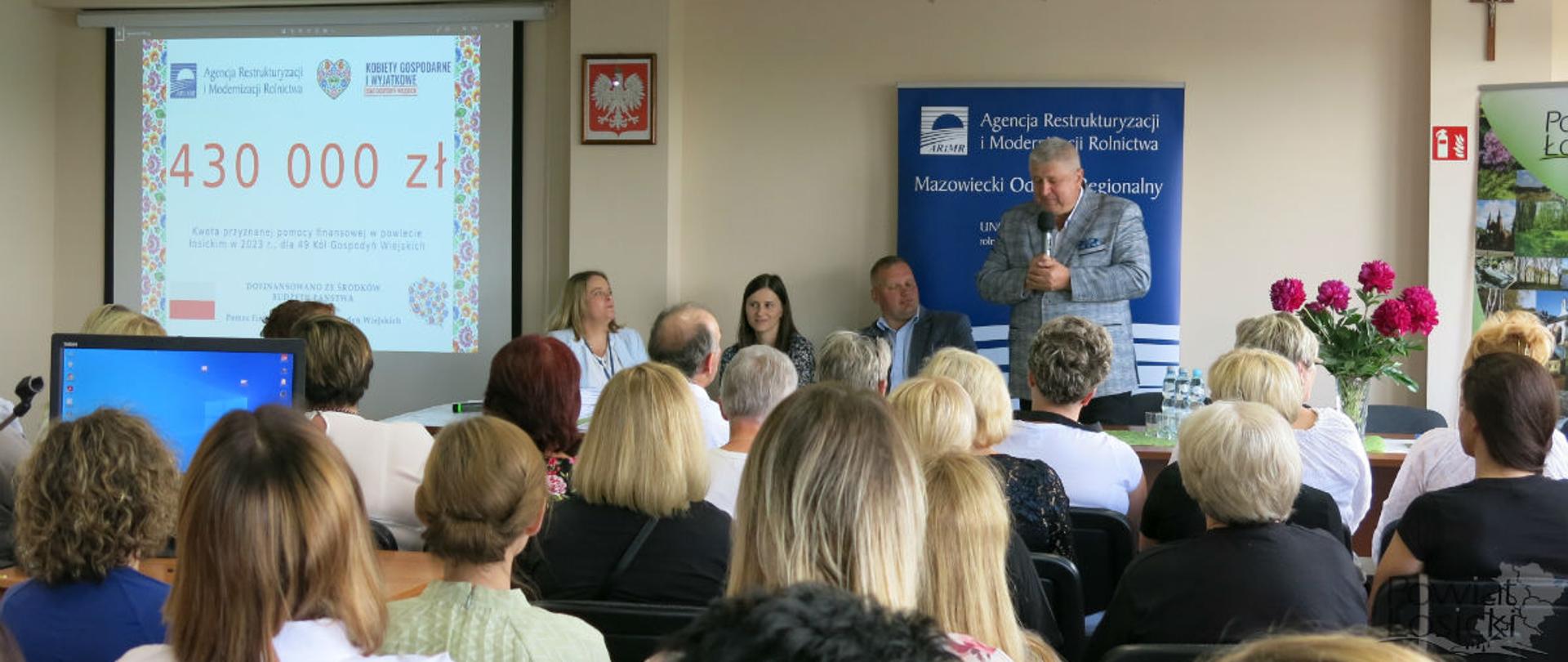 Przedstawiciele Kół Gospodyń Wiejskich z powiatu łosickiego 