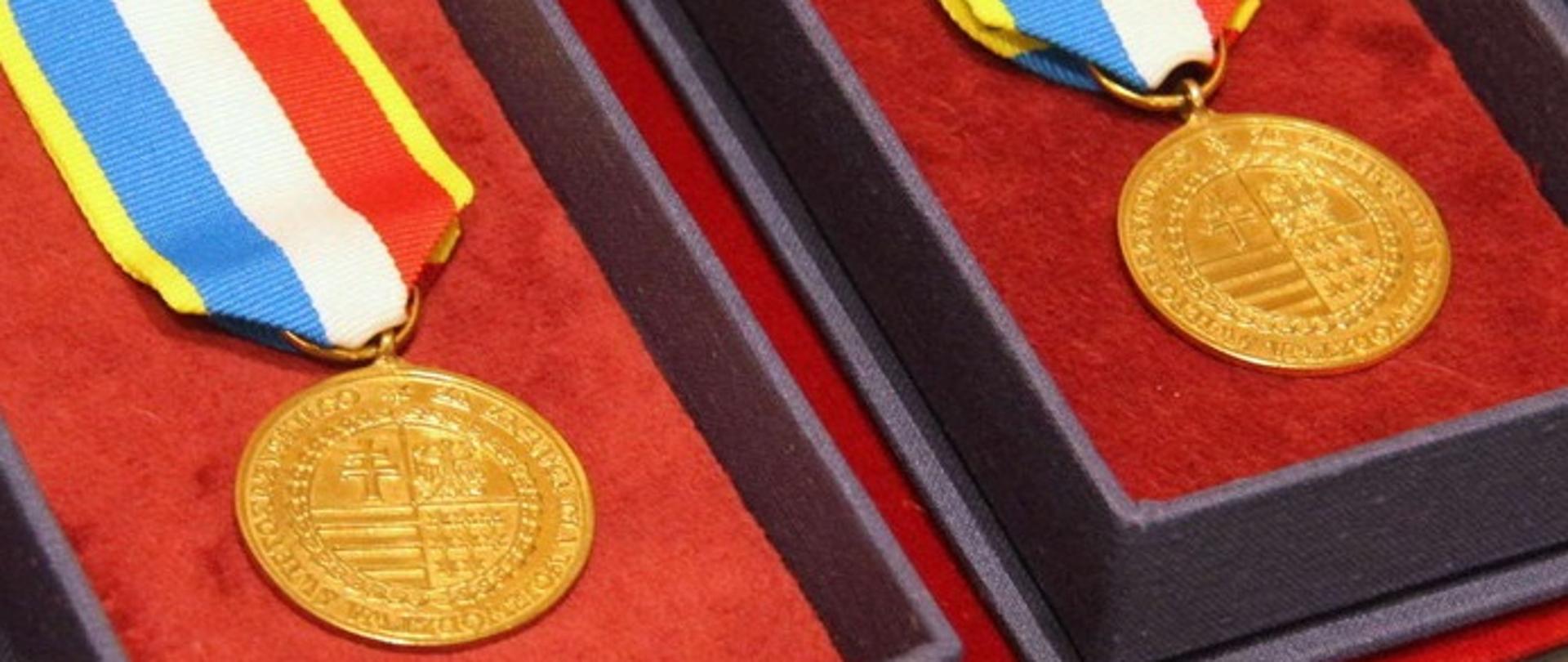 Odznaka honorowa województwa świętokrzyskiego