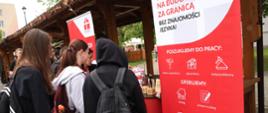 W trakcie targów - młodzież odwiedza stosika pracodawców