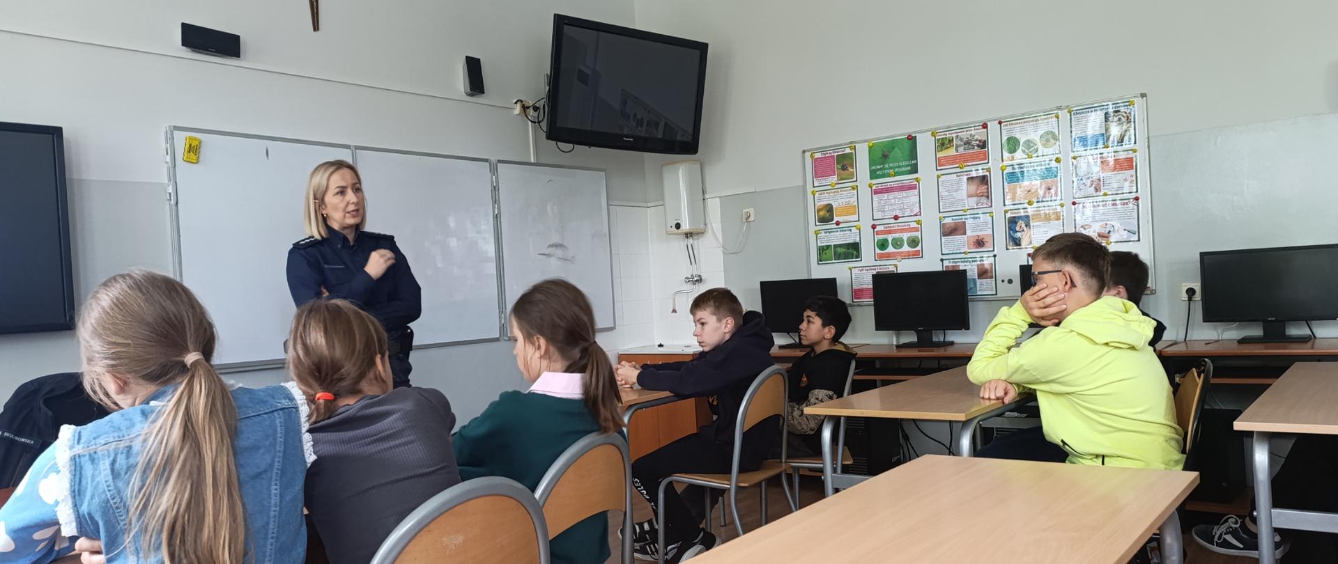 Spotkanie uczniów naszej szkoły z policjantką