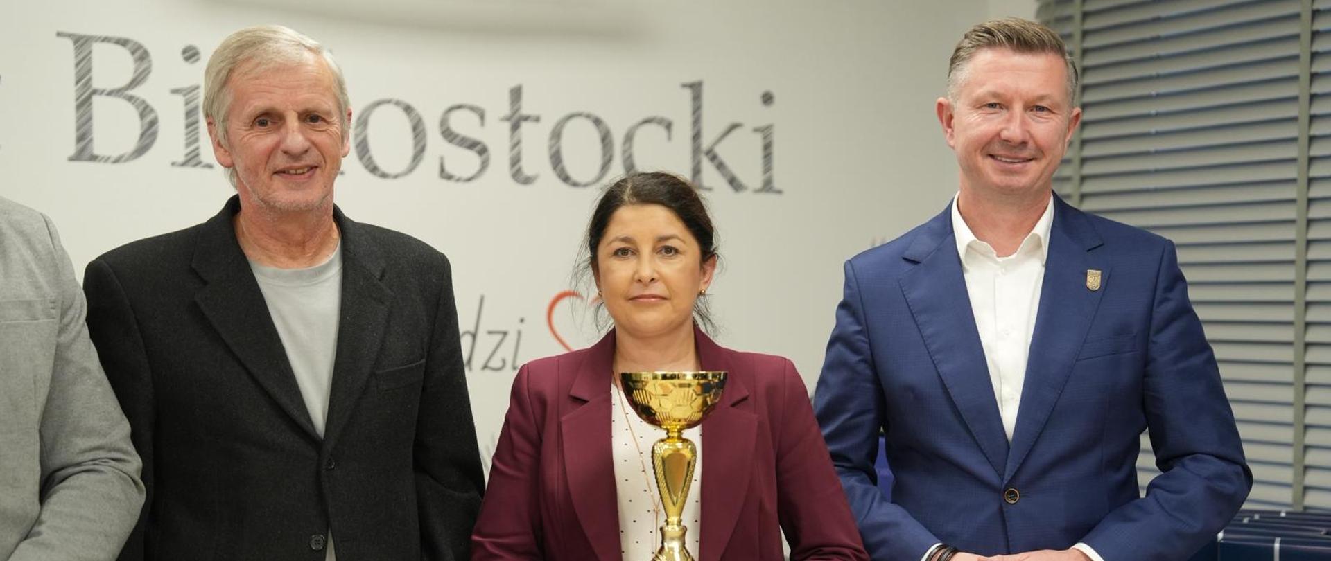Zdjęcie z pucharem