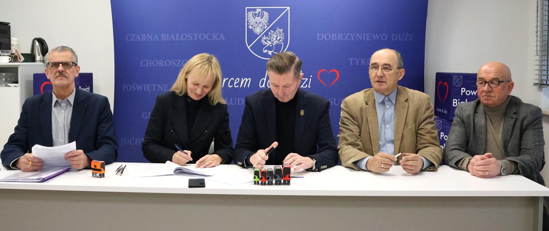 podpisanie umowy z firmą Probet 