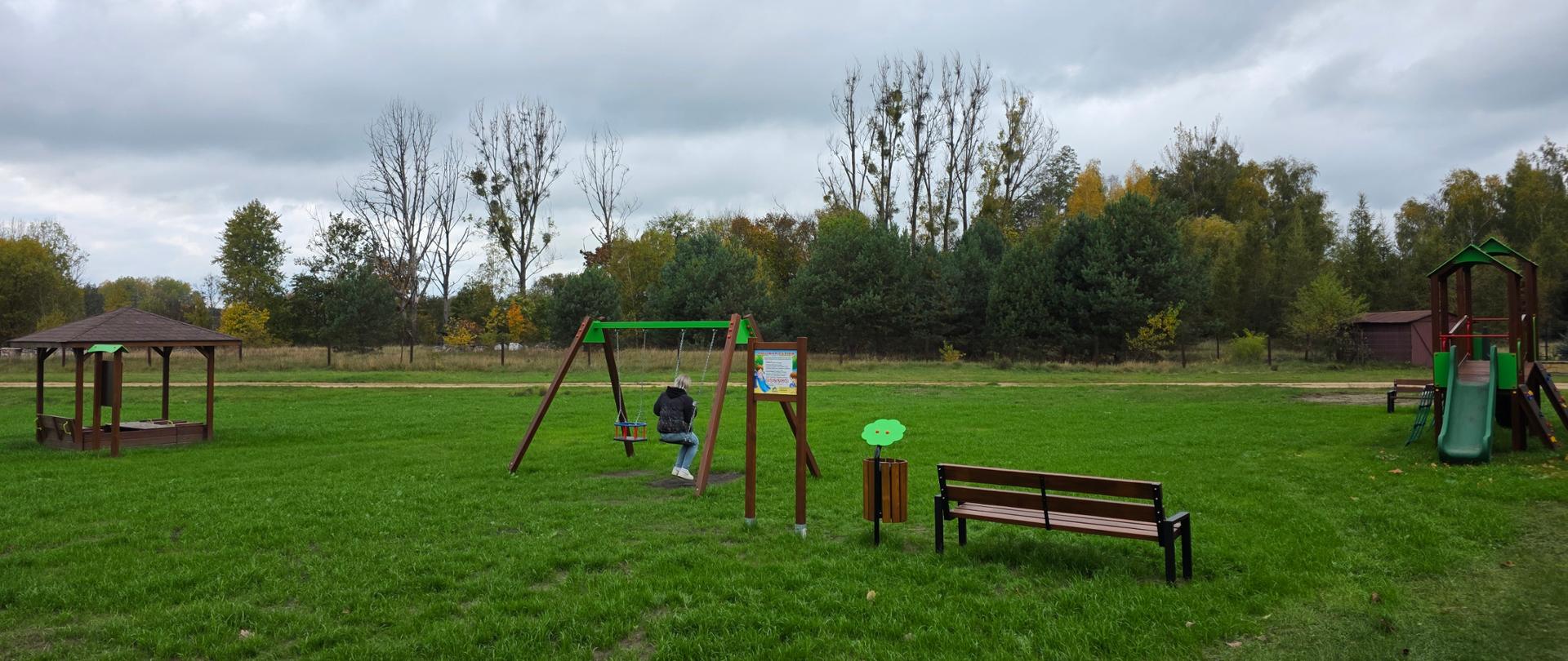 Plac zabaw w Leniewie