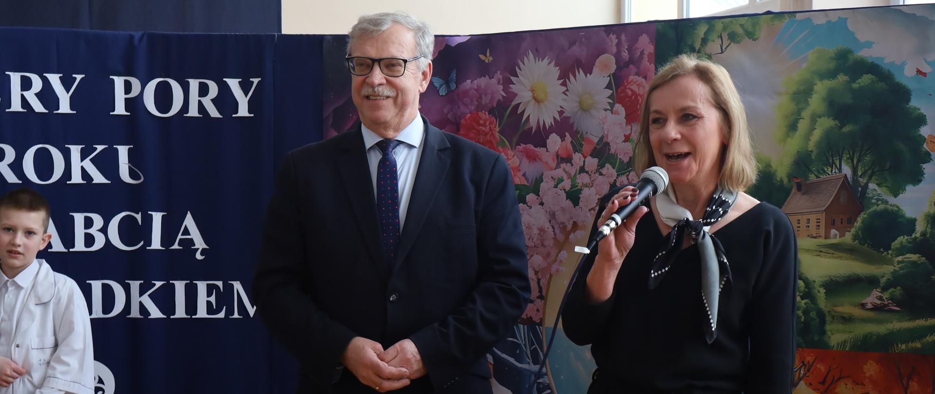 Dzień Babci i Dziadka w Zespole Szkół w Łowcach