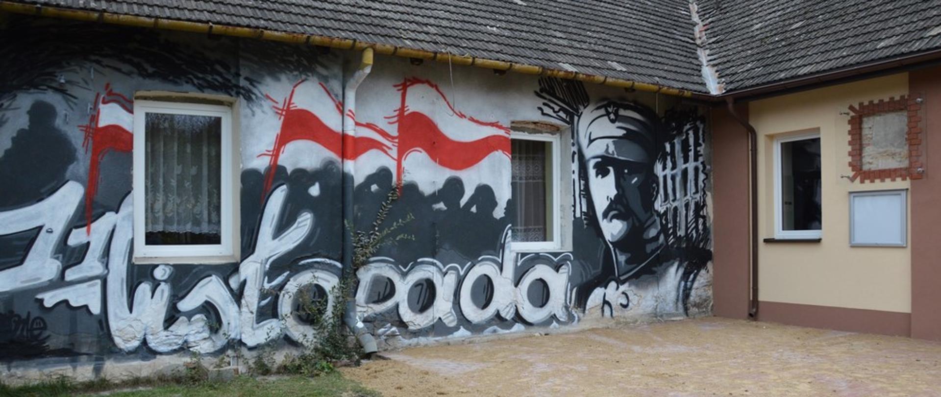 Mural na budynku SOSW w Baryczy