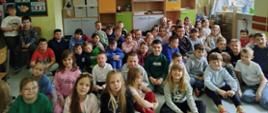 Uczniowie klas 1 - 3 na eliminacjach szkolnych - konkurs recytatorski.