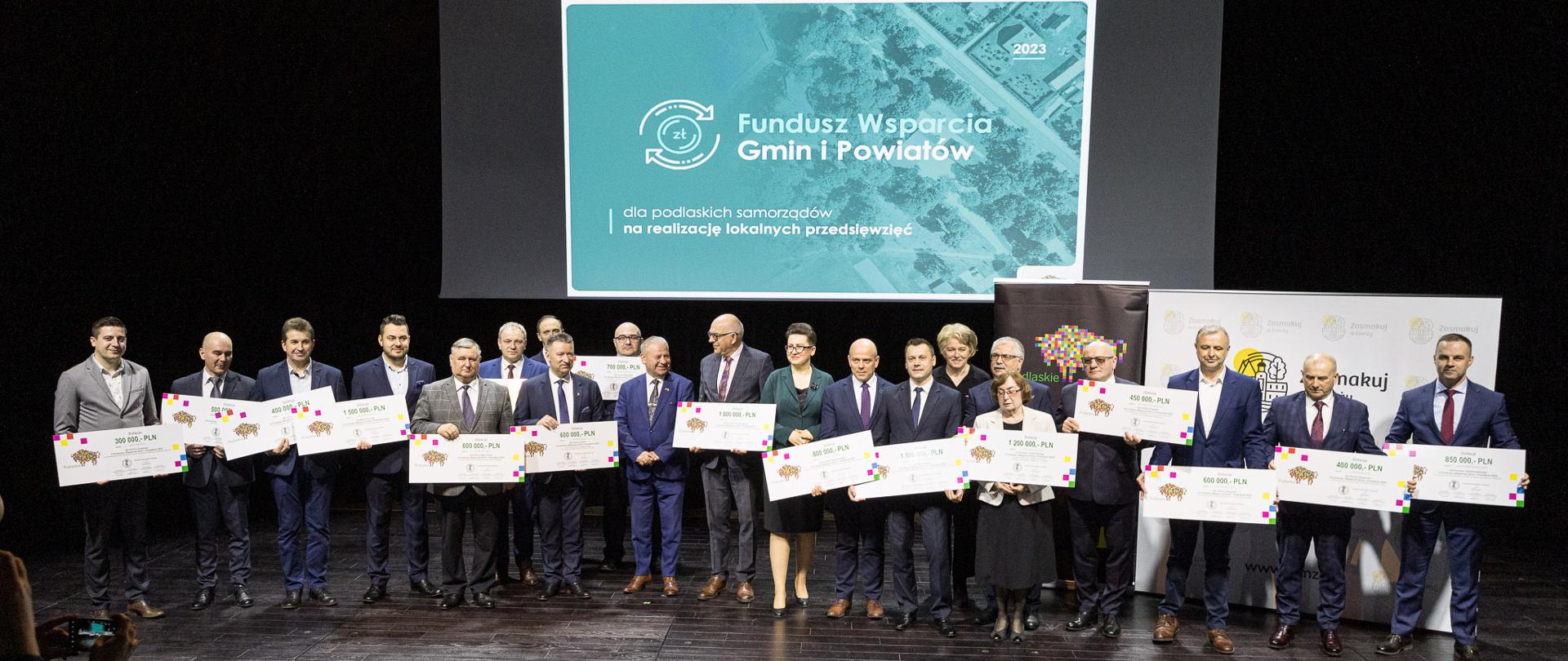 Uroczystość wręczenia czeków