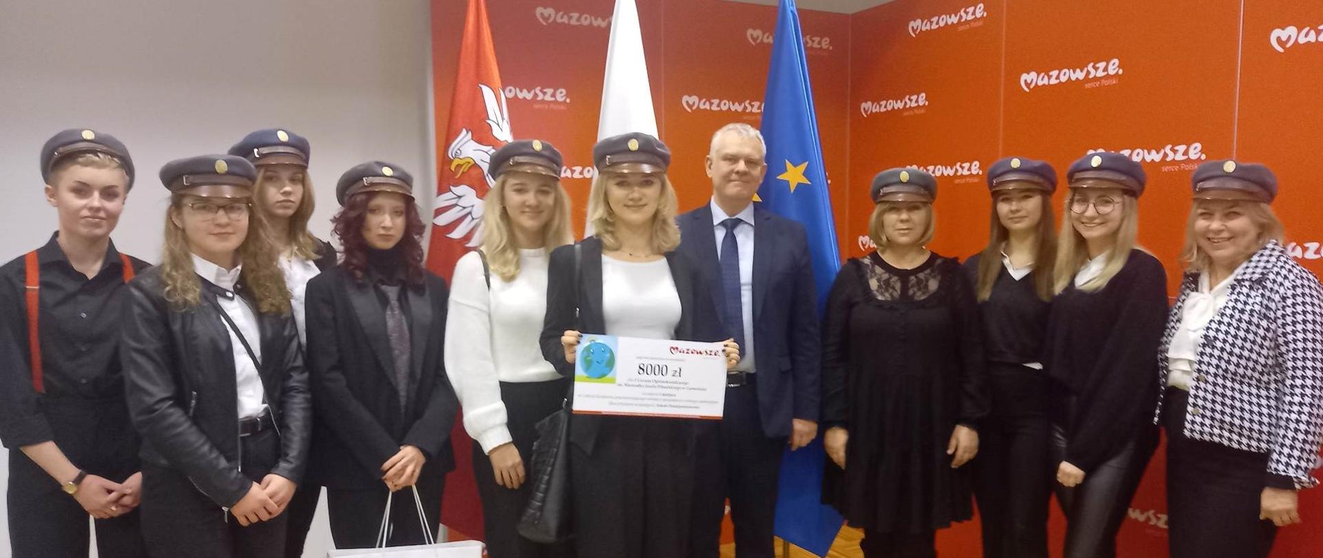 Odebranie nagród w „Konkursie popularyzującym wiedzę o gospodarce o obiegu zamkniętym EKOCYRKULARNI” 