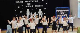 6 latki występujące przed rodzinną publicznością 