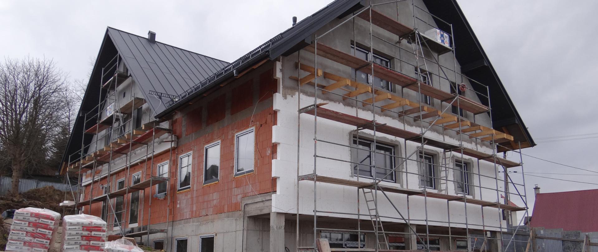  Budowę budynku przedszkola przy Szkole Podstawowej im. Lecha i Marii Kaczyńskich w Podsarniu